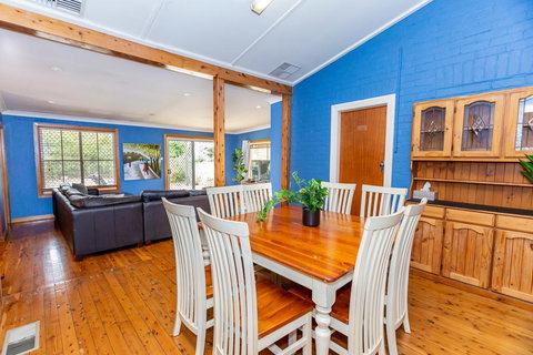 Best Central House - SLEEPS 11 !! - Tourism Noosa 0