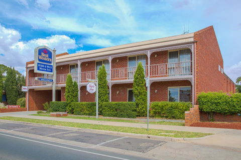 BEST WESTERN Burke And Wills Motor Inn - Tourism Noosa 0