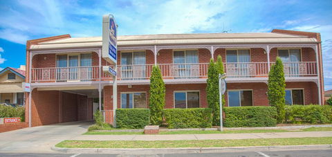 BEST WESTERN Burke And Wills Motor Inn - Tourism Noosa 3
