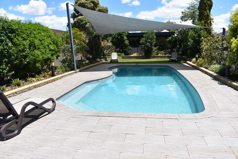Best Western Plus All Settlers Motor Inn - Tourism Noosa 3