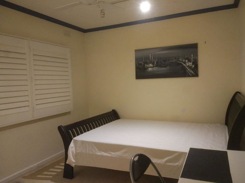 Big Room 12km To City Near Boxhill, Melbourne - Tourism Noosa 0