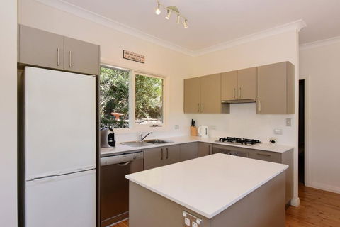 Bimbadeen - Comfortable Country Styled House! - Tourism Noosa 3