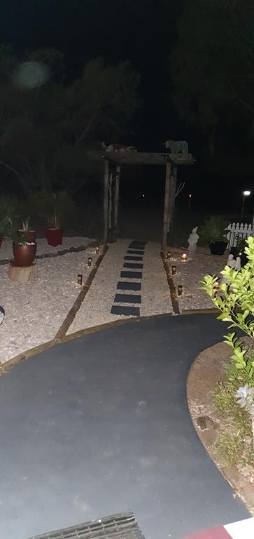 Birdhouse Cottage B&B - Tourism Noosa 2