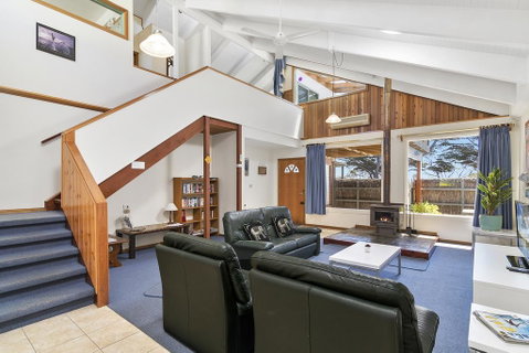 Black Dolphin Waterfront Townhouse - Bay Views - Tourism Noosa 0