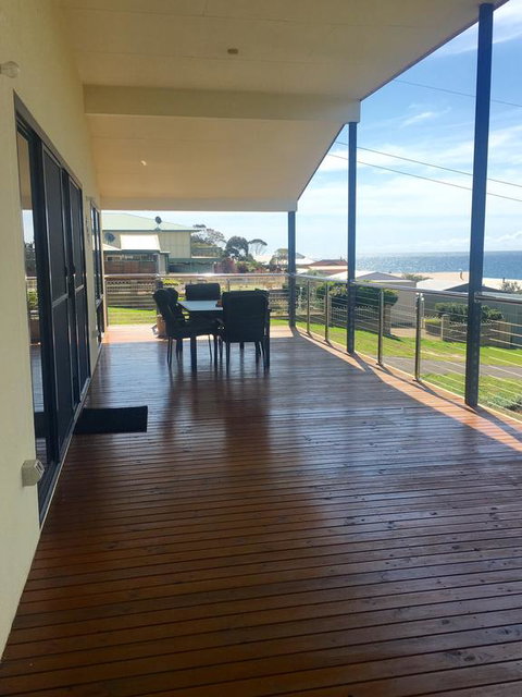 Blakeney Holiday House - Tourism Noosa 3