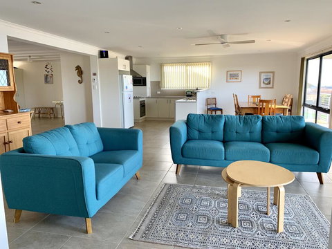 Blakeney Holiday House - Tourism Noosa 1