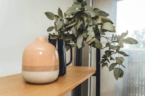 Blue Gum On First Ave - CBD Fringe, WiFi, Netflix - Tourism Noosa 3