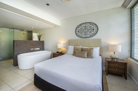 Blue On Blue Penthouse Apartment 335 - Tourism Noosa 2