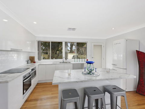 Blue Summer House - Tourism Noosa 1