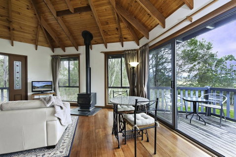 Bluegums Cabins - Tourism Noosa 2