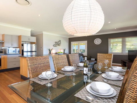 Bluewater - Riverfront Location With Water Views - Tourism Noosa 3