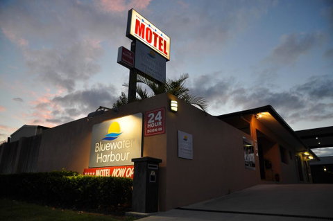 Bluewater Harbour Motel - Tourism Noosa 0