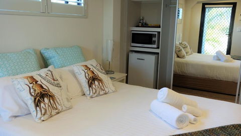 THE TIN SHED Couples Accommodation At Bay Of Fires - Tourism Noosa 3