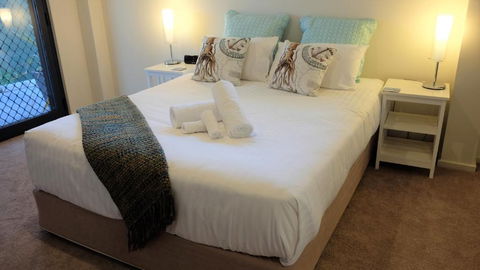 THE TIN SHED Couples Accommodation At Bay Of Fires - Tourism Noosa 1