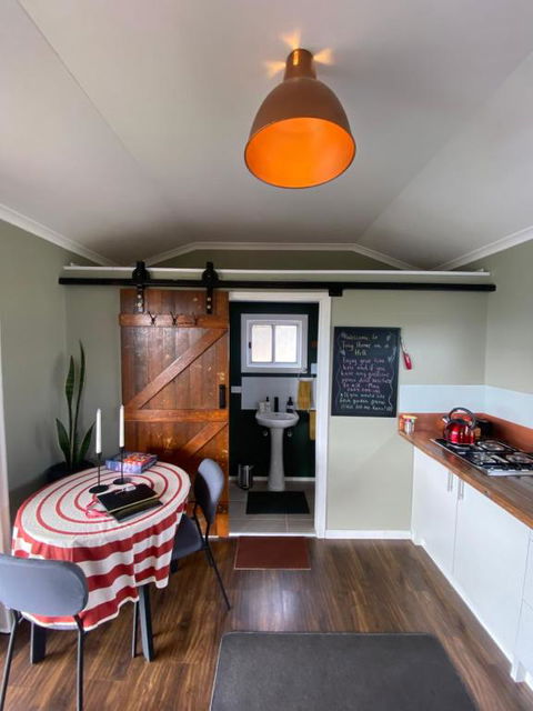 Tiny Home On A Hill - Tourism Noosa 2
