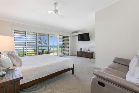 Absolute Beachfront Bliss-Best Location In Darwin - Tourism Noosa 0