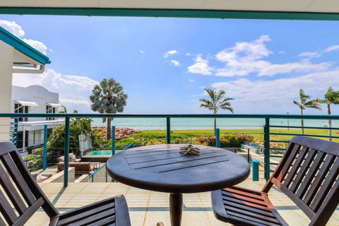 Absolute Beachfront Bliss-Best Location In Darwin - Tourism Noosa 2