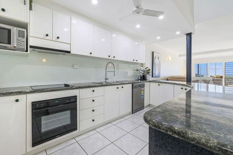 Absolute Beachfront Bliss-Best Location In Darwin - Tourism Noosa 4