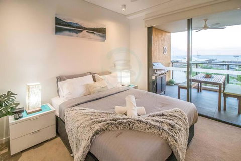 ZEN BY THE OCEAN - 1-BR Executive Biz Retreat - Tourism Noosa 1