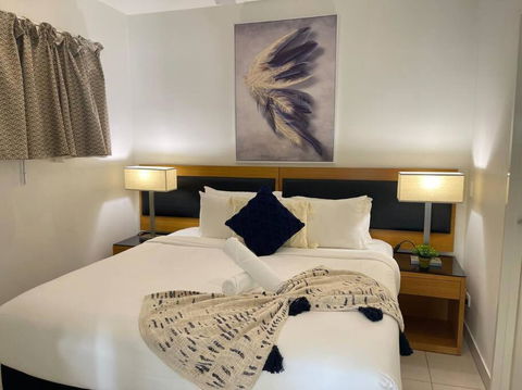 ZEN OCEAN BLISS - Cozy 2-BR/2-BA Sea View Retreat - Tourism Noosa 1