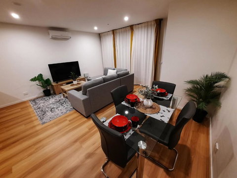 ZMITH Apartment - BROOKE, - Near AIS, GIO Stadium, UC, & Nth - Canberra Hospital - Tourism Noosa 0