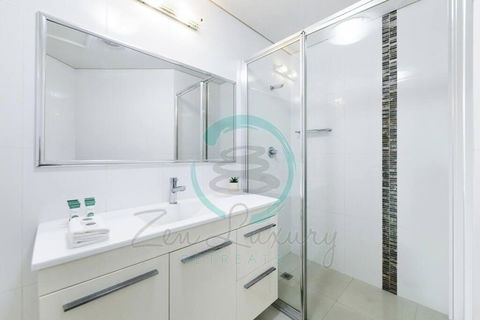 Zen On Stuart: 3-BR Penthouse Pad + Pool + BBQ - Tourism Noosa 2