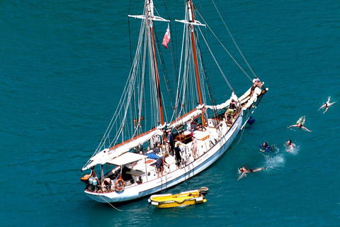 Whitehaven Beach Sailing And Snorkeling Cruise - Tourism Noosa 3