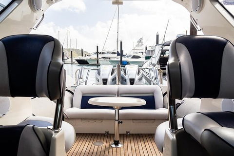 Premium Private Charter - Tourism Noosa 4