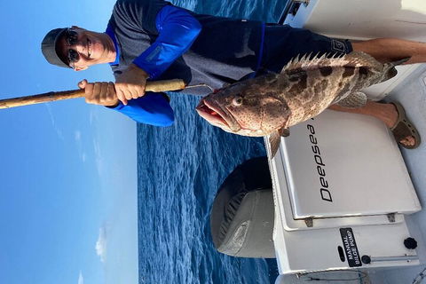 1/2 Day 5 Hour Offshore Fishing Charter - Tourism Noosa 5