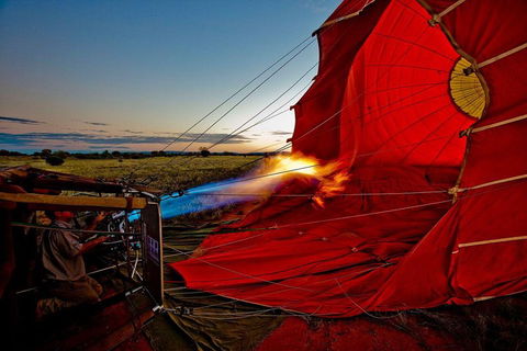 Early Morning Ballooning In Alice Springs - Tourism Noosa 0