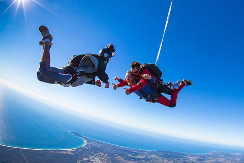 Byron Bay Tandem Sky Dive - Tourism Noosa 0