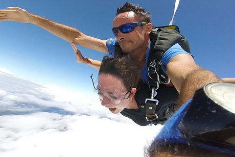 Byron Bay Tandem Sky Dive - Tourism Noosa 2