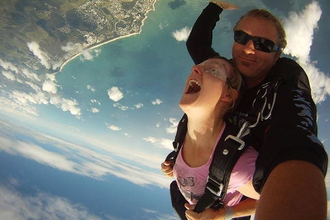 Byron Bay Tandem Sky Dive - Tourism Noosa 5