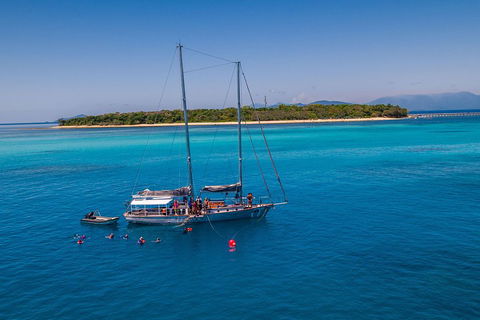 Ocean Free Green Island & Great Barrier Reef Snorkel Cruise, Cairns 25 Guests - Tourism Noosa 0
