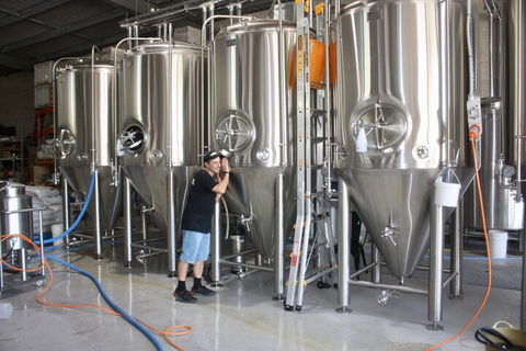 Hipster Sipster Brewery And Distillery Tour - Tourism Noosa 1